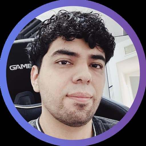 Mario Renteria headshot